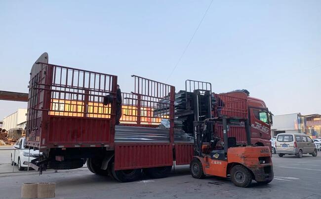 凉山彩钢施工围挡.jpg 凉山彩钢施工围挡.jpg