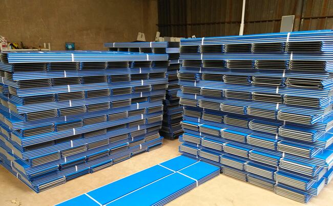 彩钢围挡板.jpg 彩钢围挡板.jpg