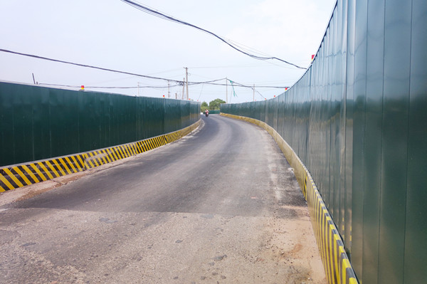 道路围挡图片.jpg 东部新区围挡.jpg