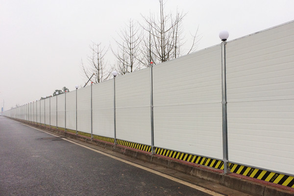 复合夹芯板围挡.jpg 夹芯板围挡.jpg